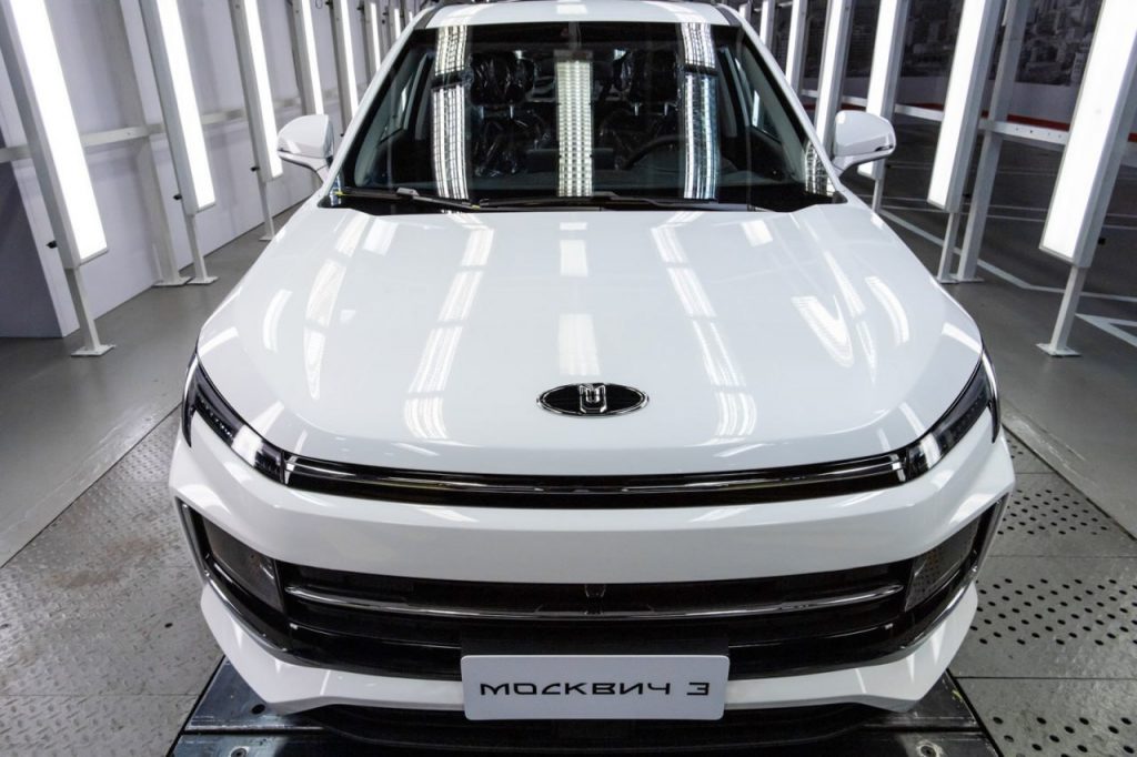 Собянин объявил о поставке 2 тыс электромобилей «Москвич 3е» для такси и каршеринга