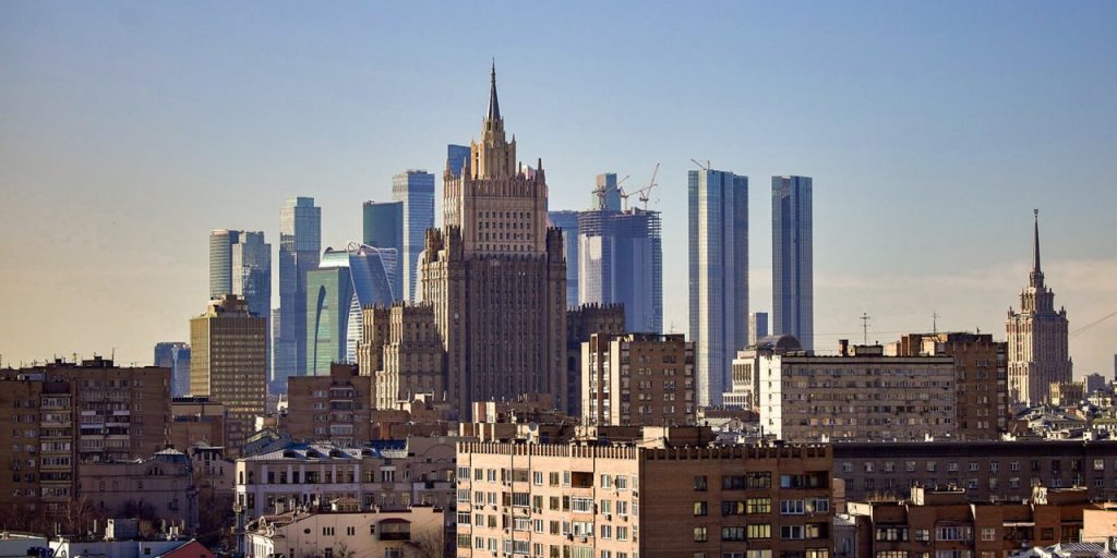 Собянин сообщил о повреждениях фасадов в башне Сити в результате атаки беспилотника